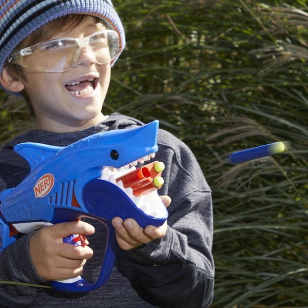 Бластер игрушечный Sharkfire из серии Nerf Wild F8645 фото
