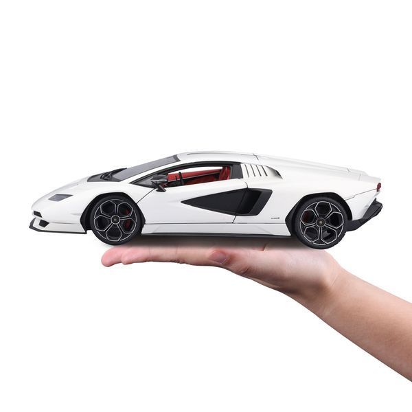 Автомодель в масштабі 1:18 - Lamborghini Countach LPI 800-4 біла 31459 white фото