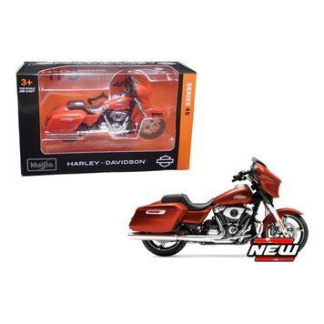 Мотоцикл іграшковий "Harley-Davidson Series 45", масштаб 1:18 (24909 HARLEY DAVIDSON - 1:18 2024 STREET GLIDE, METALLIC ORANGE) 39360-45-24909 фото