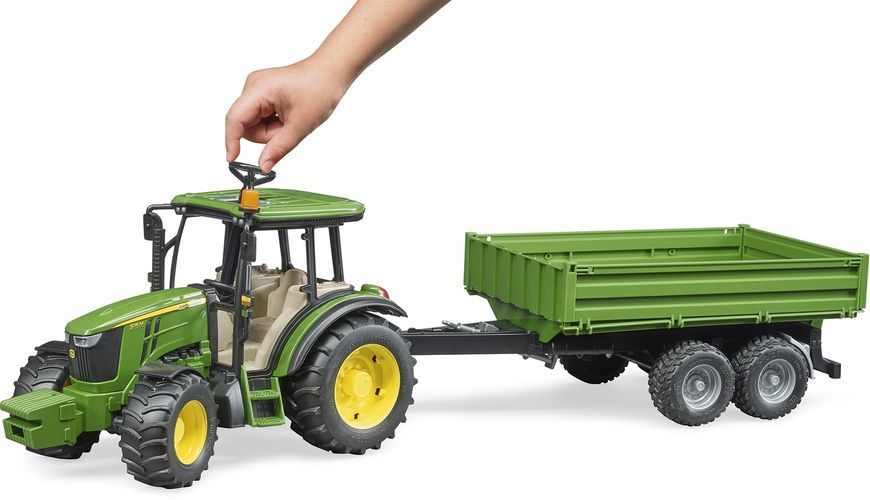 Игрушечный трактор ""John Deere 5115 M" с прицепом 02108 фото